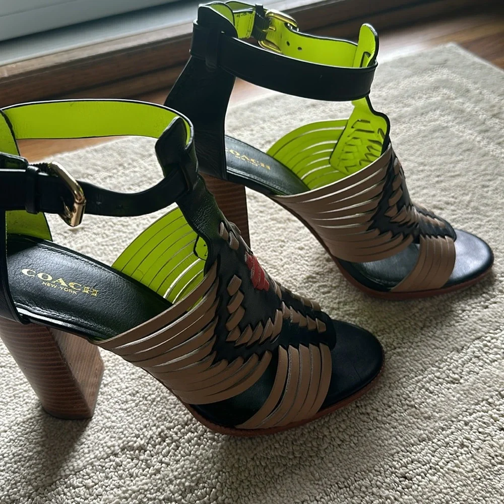 Coach sandals size 9 1/2 - Picture 7 of 7